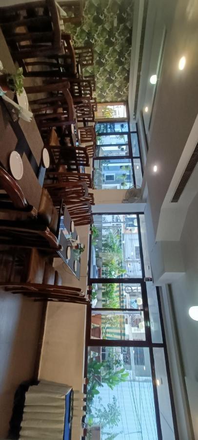 Hotel Raintr33 Hyderabad Bagian luar foto